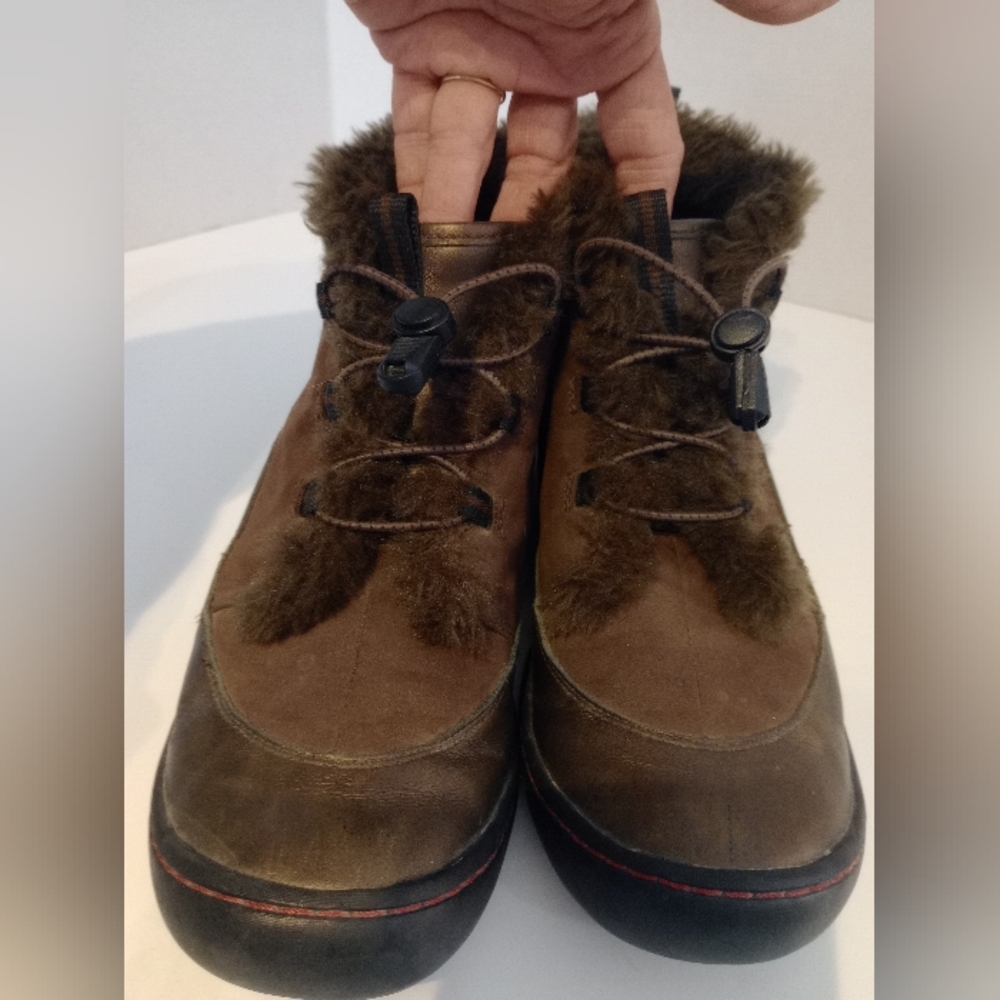 PRIVO BOOTIES LEATHER with Rubber‎ soles. Size 9 Brown